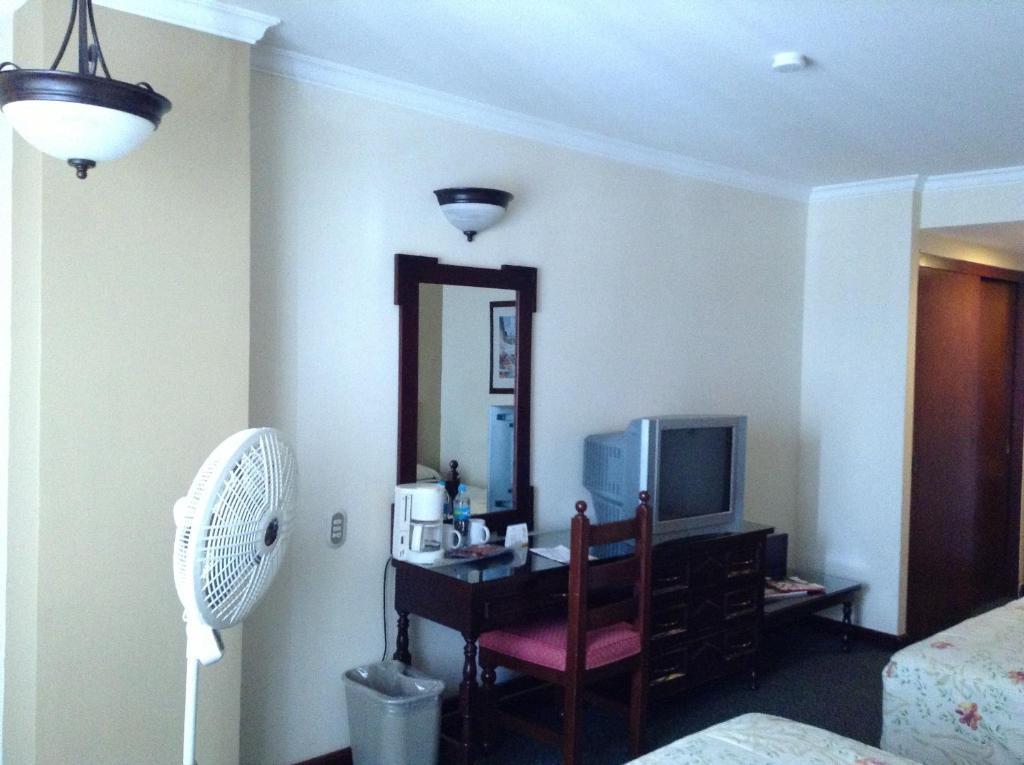 Hotel Real De Uruapan Uruapan  Værelse billede
